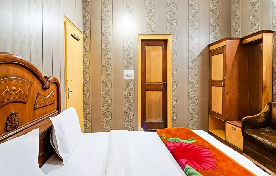 Deluxe AC Room